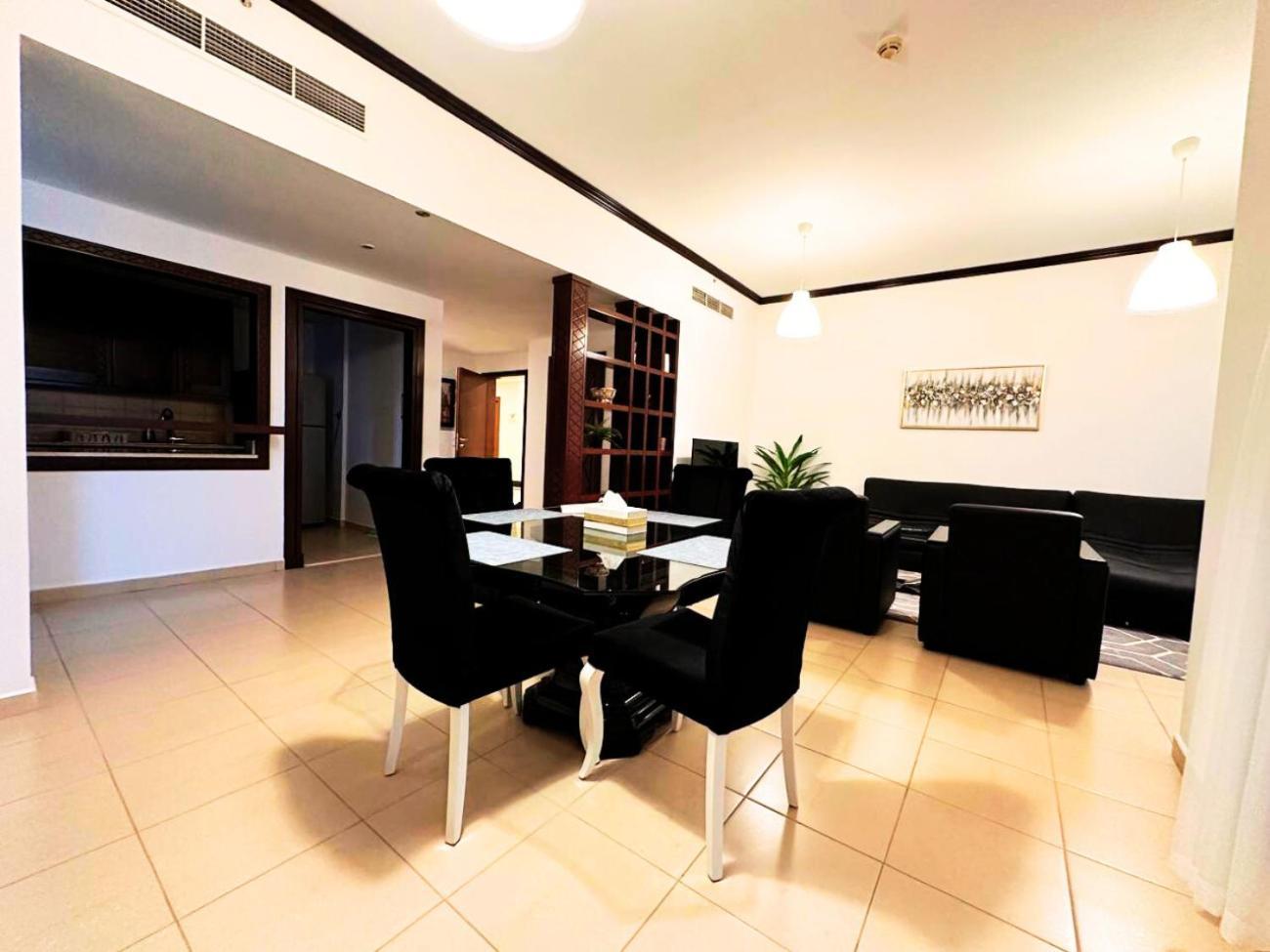 Apartment 2br High Floor In Jbr With Sea View